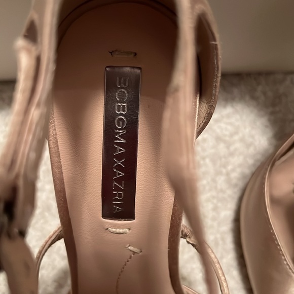 BCBG ‘Shannon’ Cream with metalic heel & gem detail - Picture 3 of 10